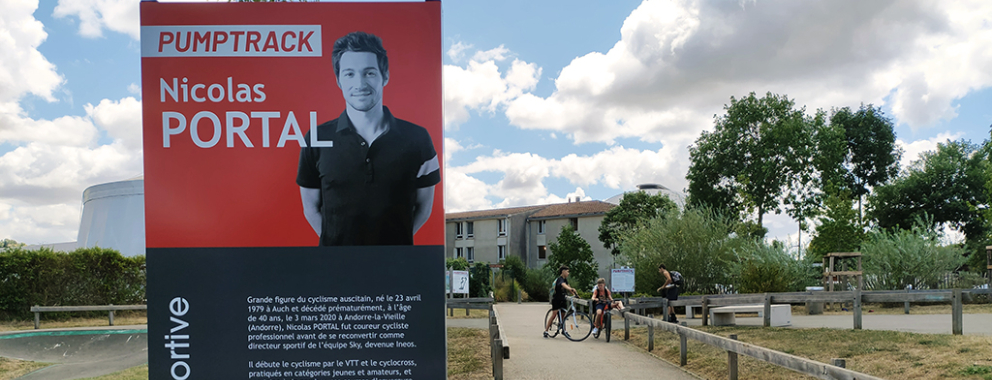 Tour de France 2025 : le totem Nicolas Portal a été installé au Pumptrack