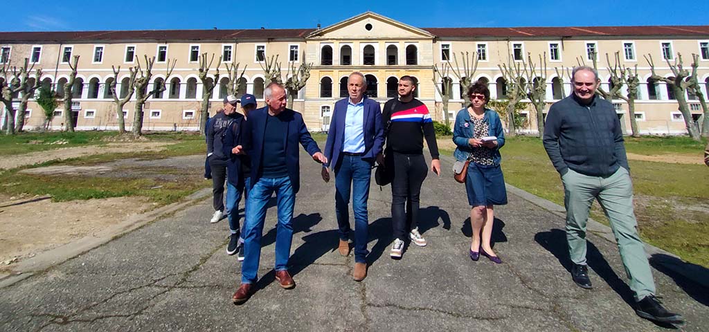 ouverture caserne une