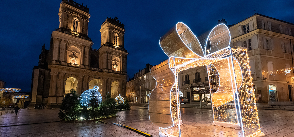 Noël 2023 : illuminations  du parvis de la cathédrale d'Auch 